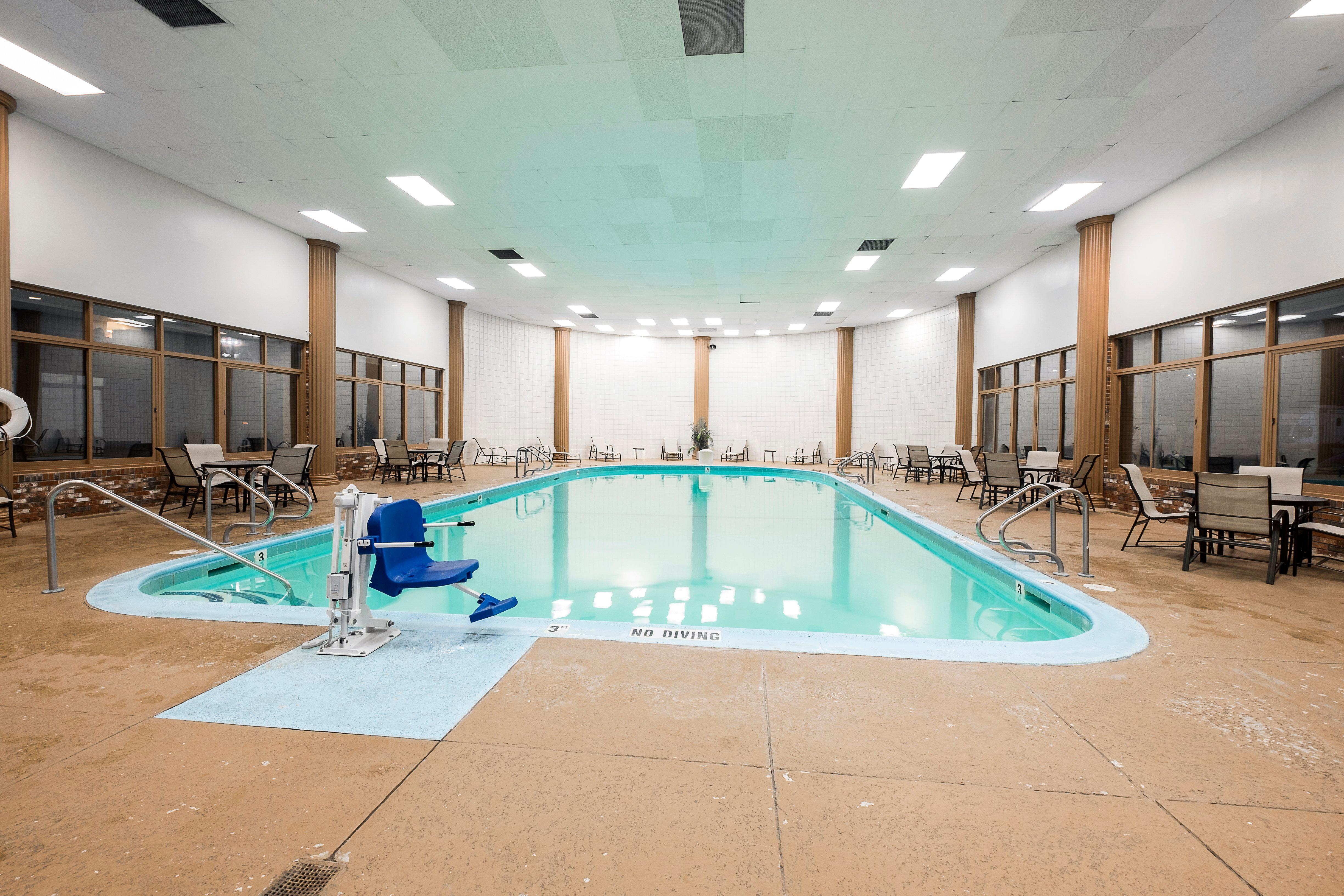 Red Roof Plus+ Boston - Woburn/ Burlington Hotel 3*