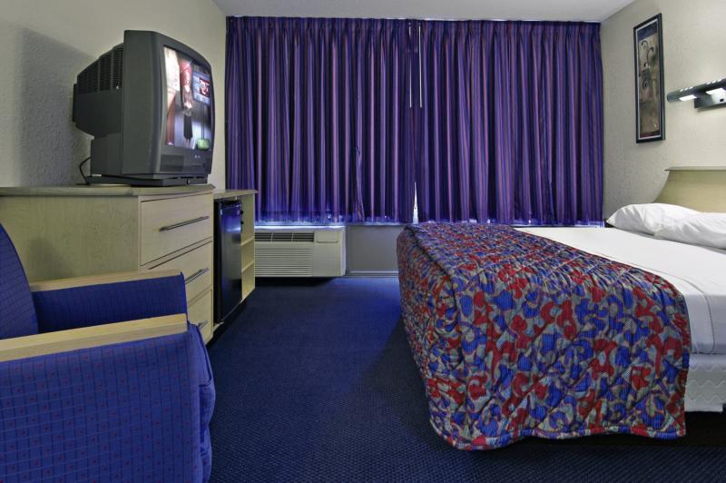 Hotel Red Roof Plus+ Boston - Woburn/ Burlington Woburn